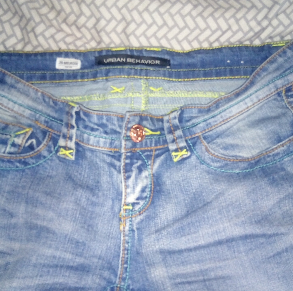 Vintage low waisted jeans with special stitching